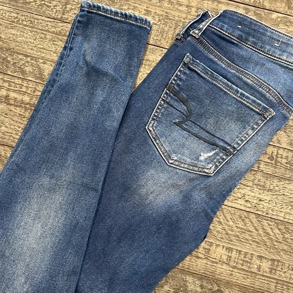 💙NWOT Am Eagle Super stretch Butter Soft lightly distressed Jegging Jeans 💙 - Picture 1 of 9